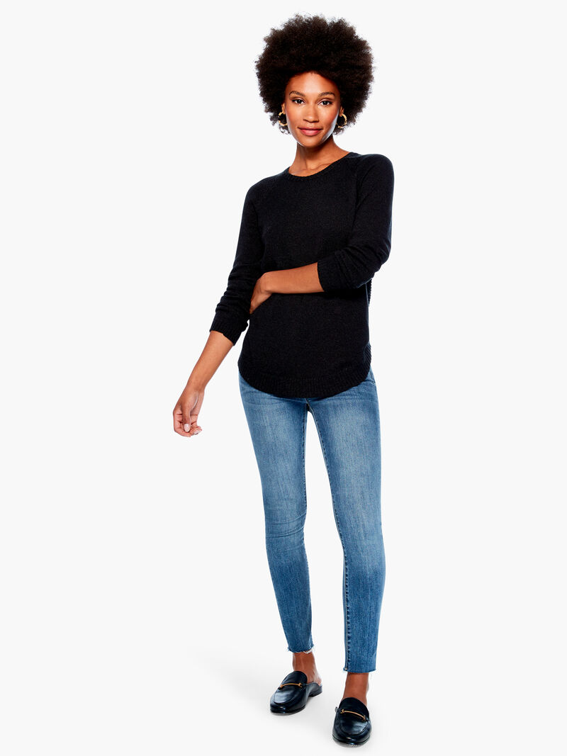 Woman Wears Comfort Zone Top image number 3