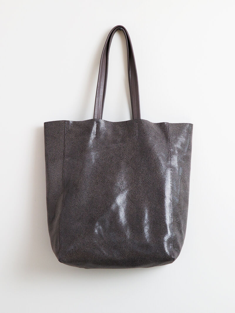Woman Wears SORIAL OCEANA TOTE image number 0