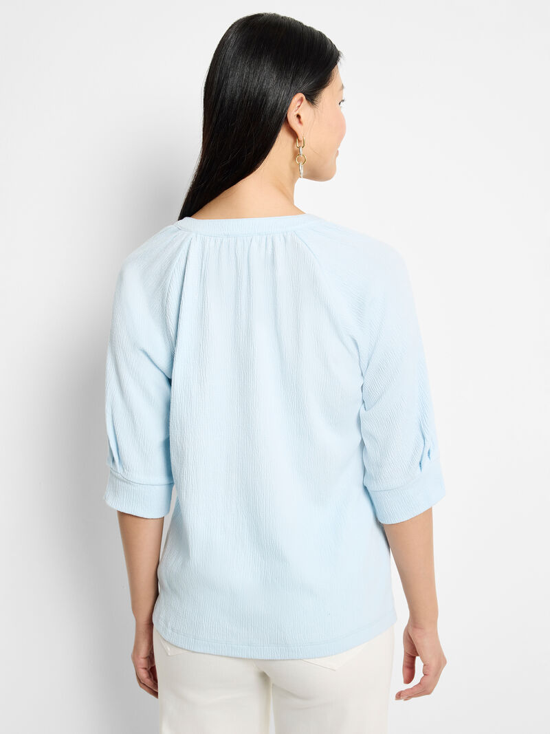 Woman Wears Crinkle Knit Café Top image number 3