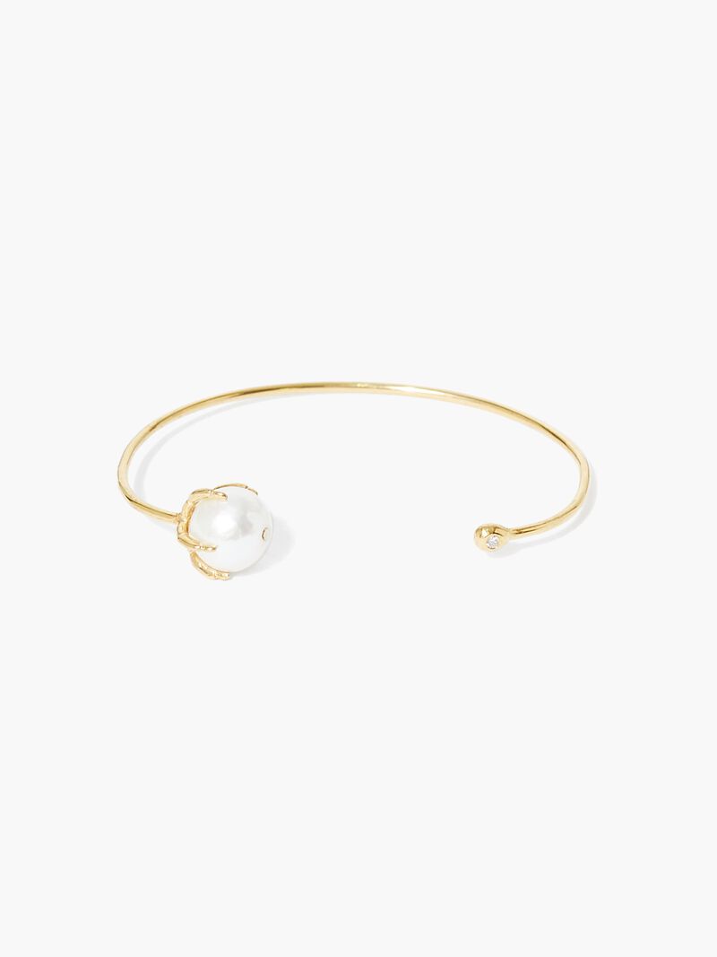 Woman Wears Chan Luu - Lark Single Pearl Bracelet image number 0