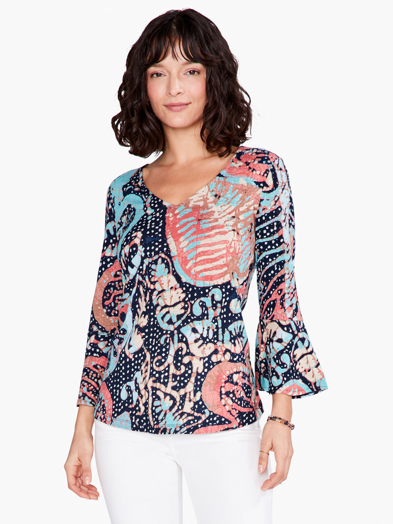Woman Wears Batik Stamp Top image number 3