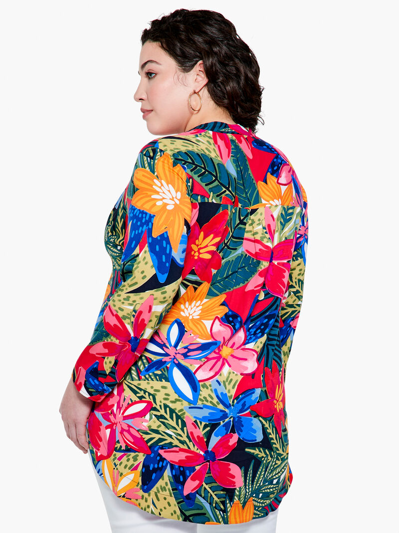 Woman Wears Lush Terrace Live In Top image number 2