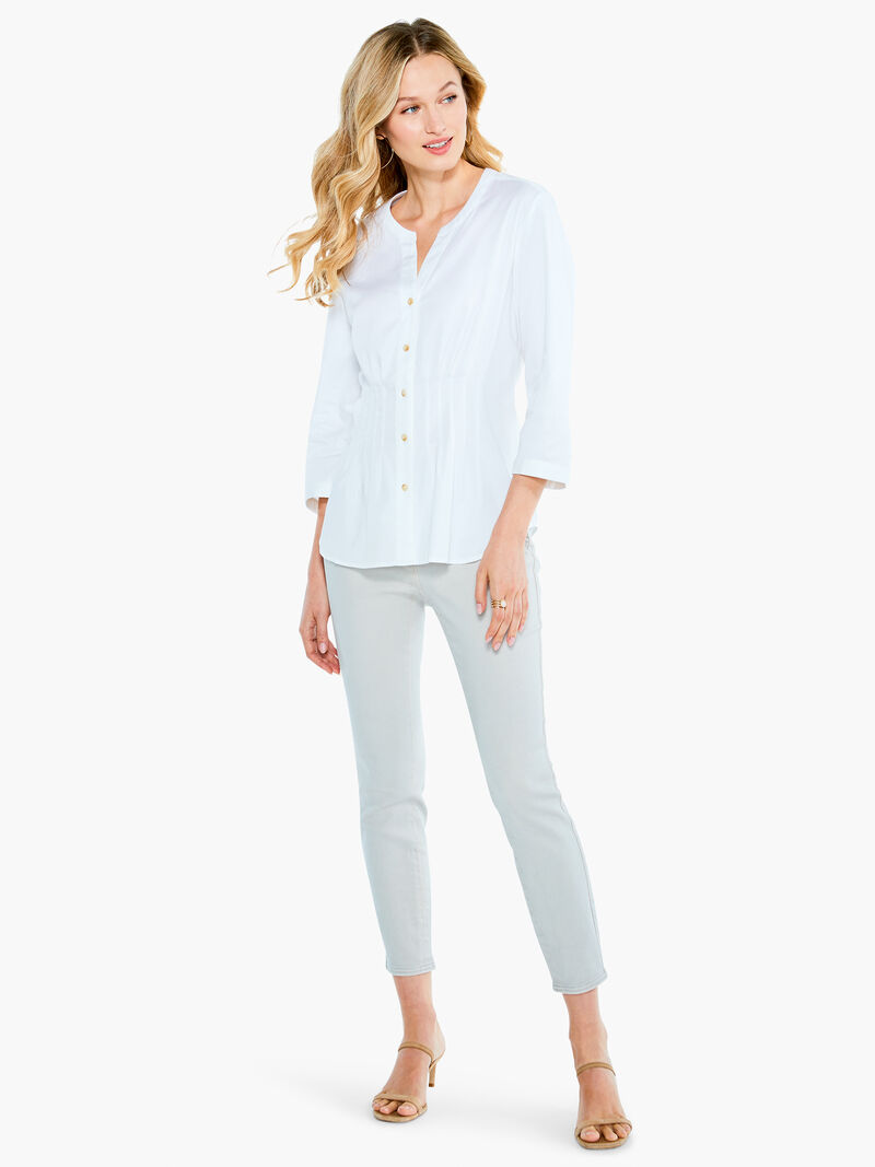 Woman Wears Bistro Shirt image number 4