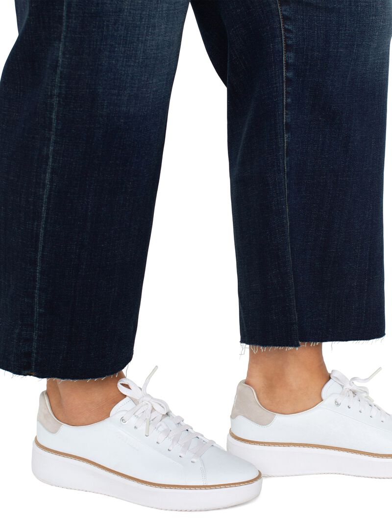 Woman Wears Liverpool - Stride Hr Crop W Wide Cut Hem image number 3