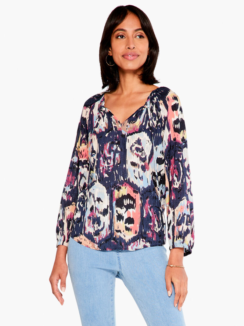 
                    Medallion Mix Top