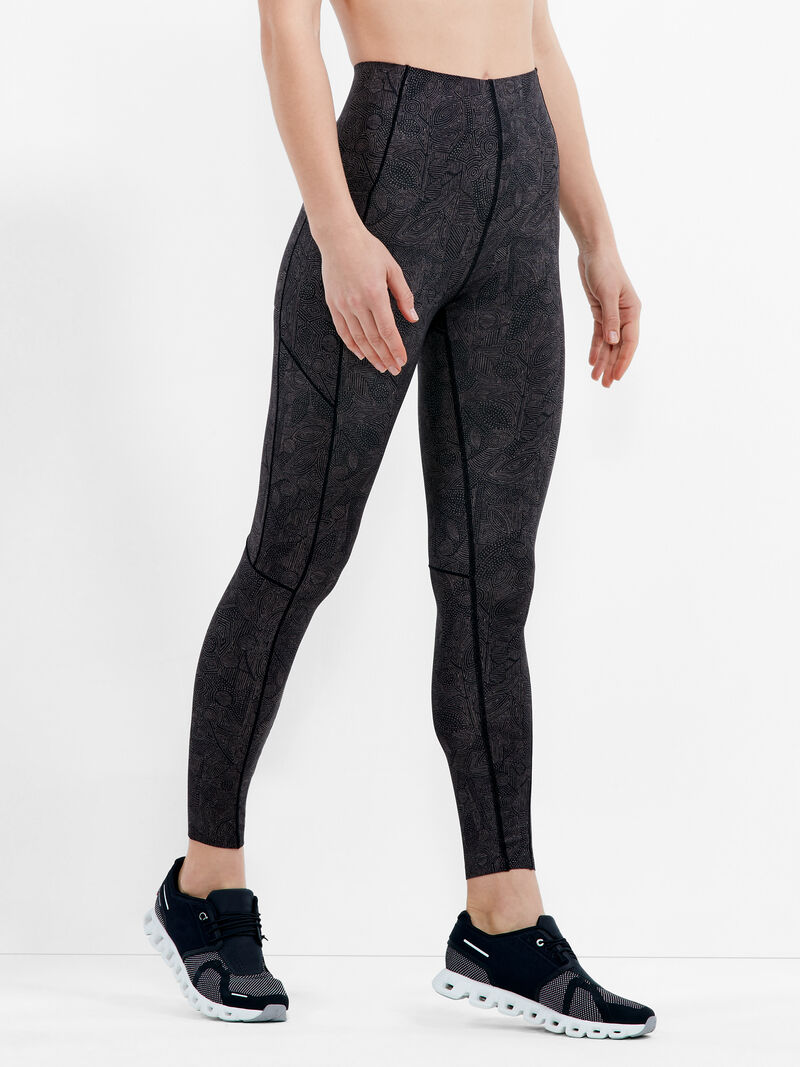 Woman Wears Flexfit Batik Geo 7/8 Pocket Legging image number 0