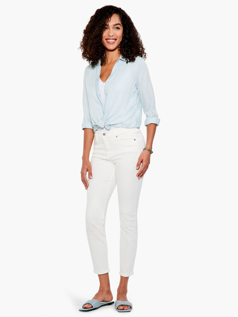 Woman Wears Liverpool Piper Hugger Ankle Jean image number 3