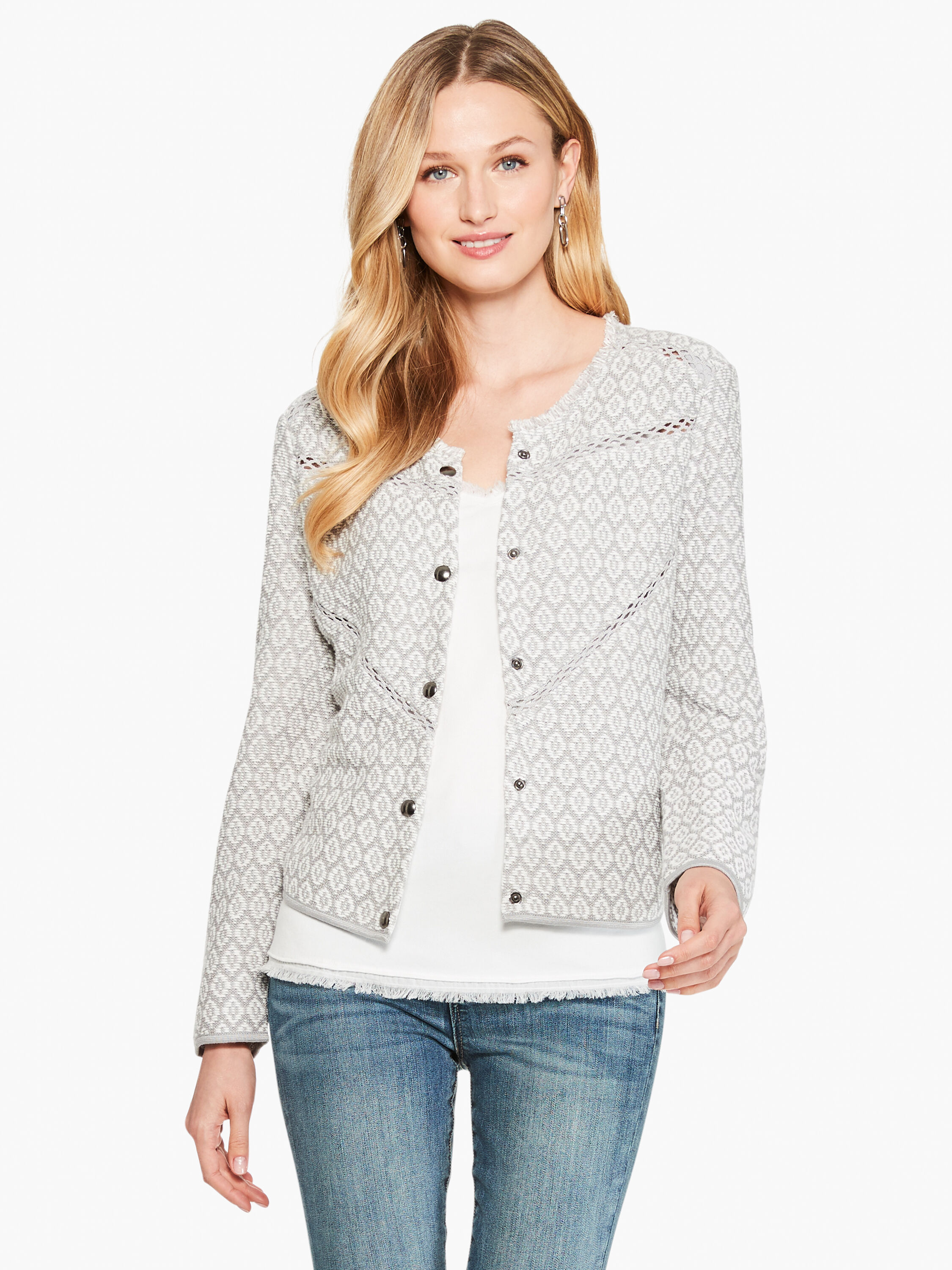 Prismatic jacket outlet