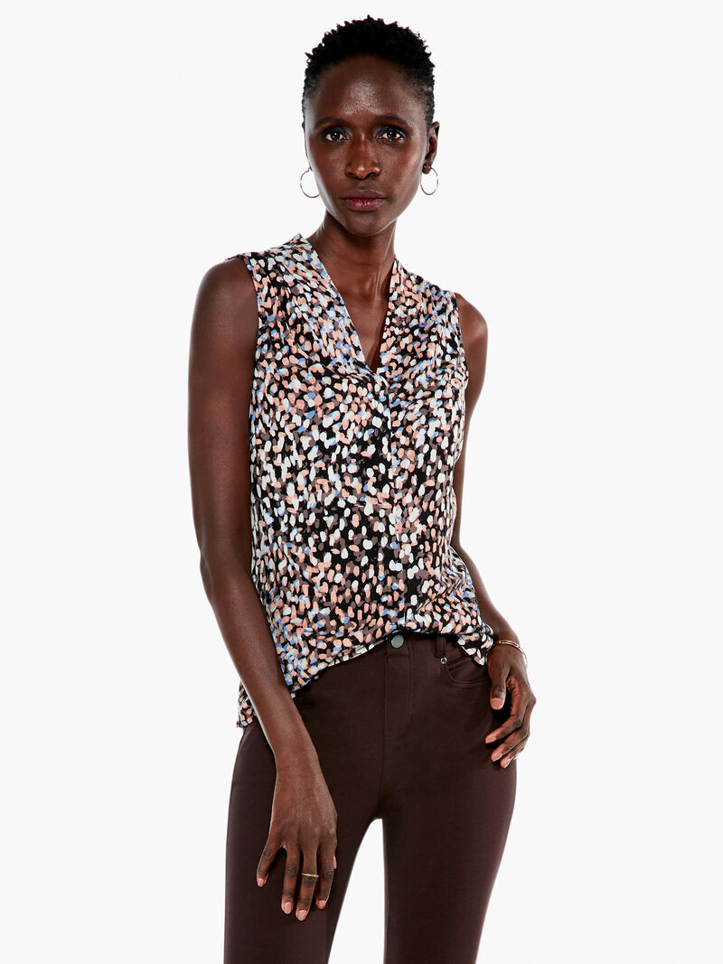 Woman Wears Mineral Mix Live In Tank image number 0