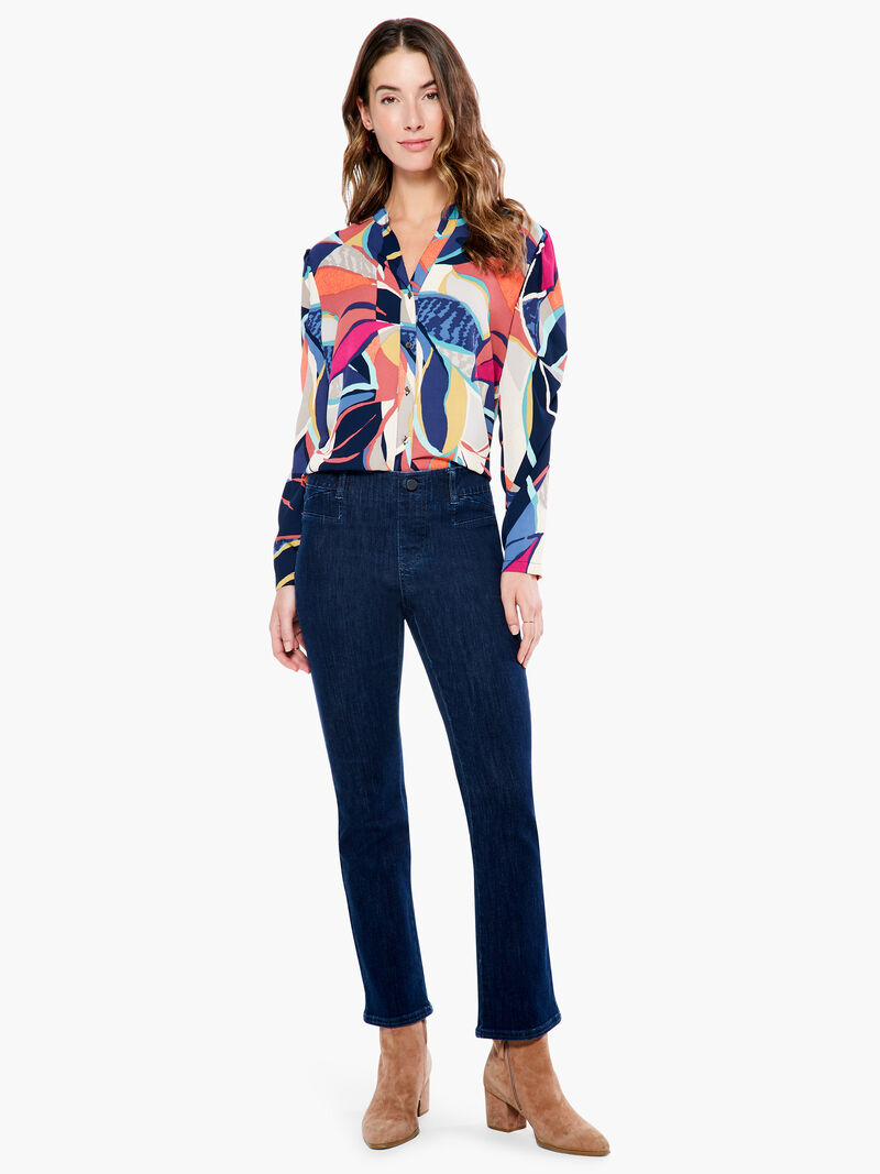 Woman Wears Jigsaw Leaf Top image number 4