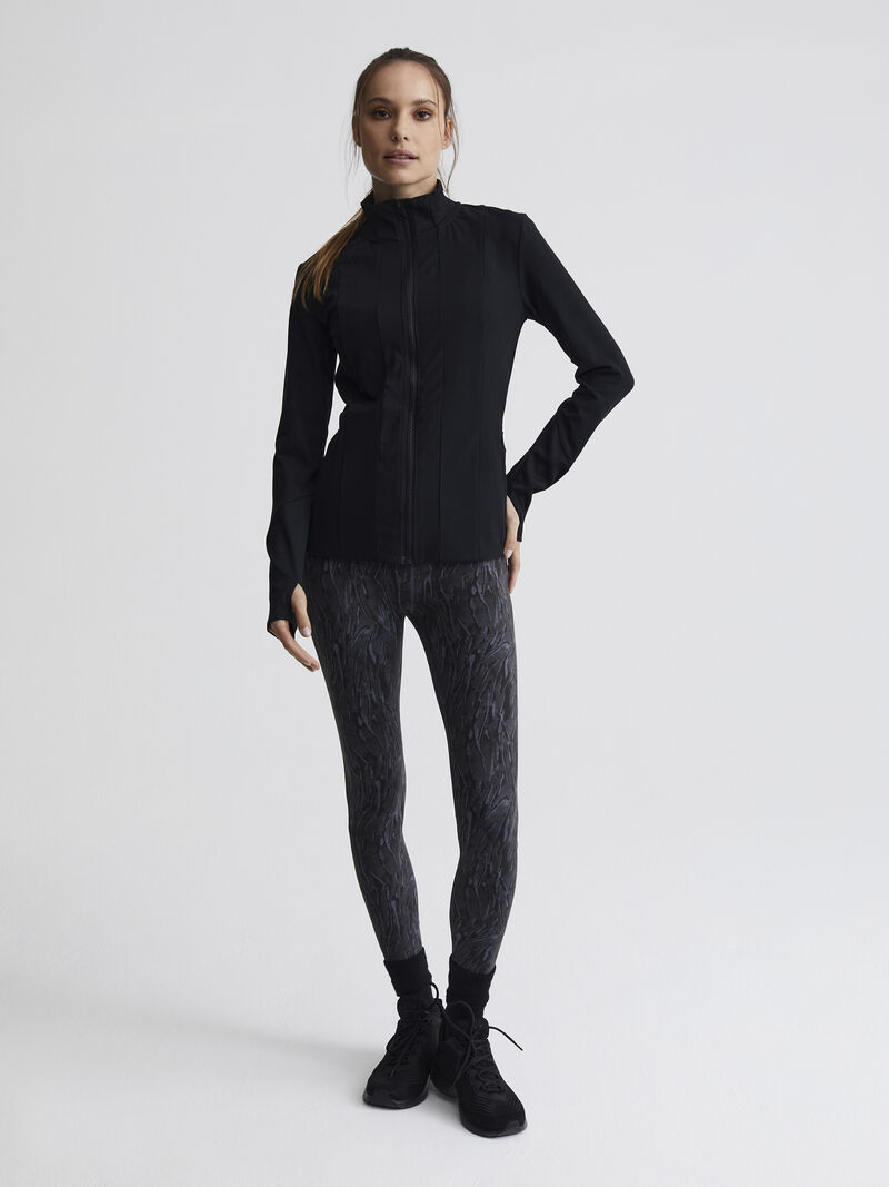 Woman Wears Varley Maywood Jacket image number 3