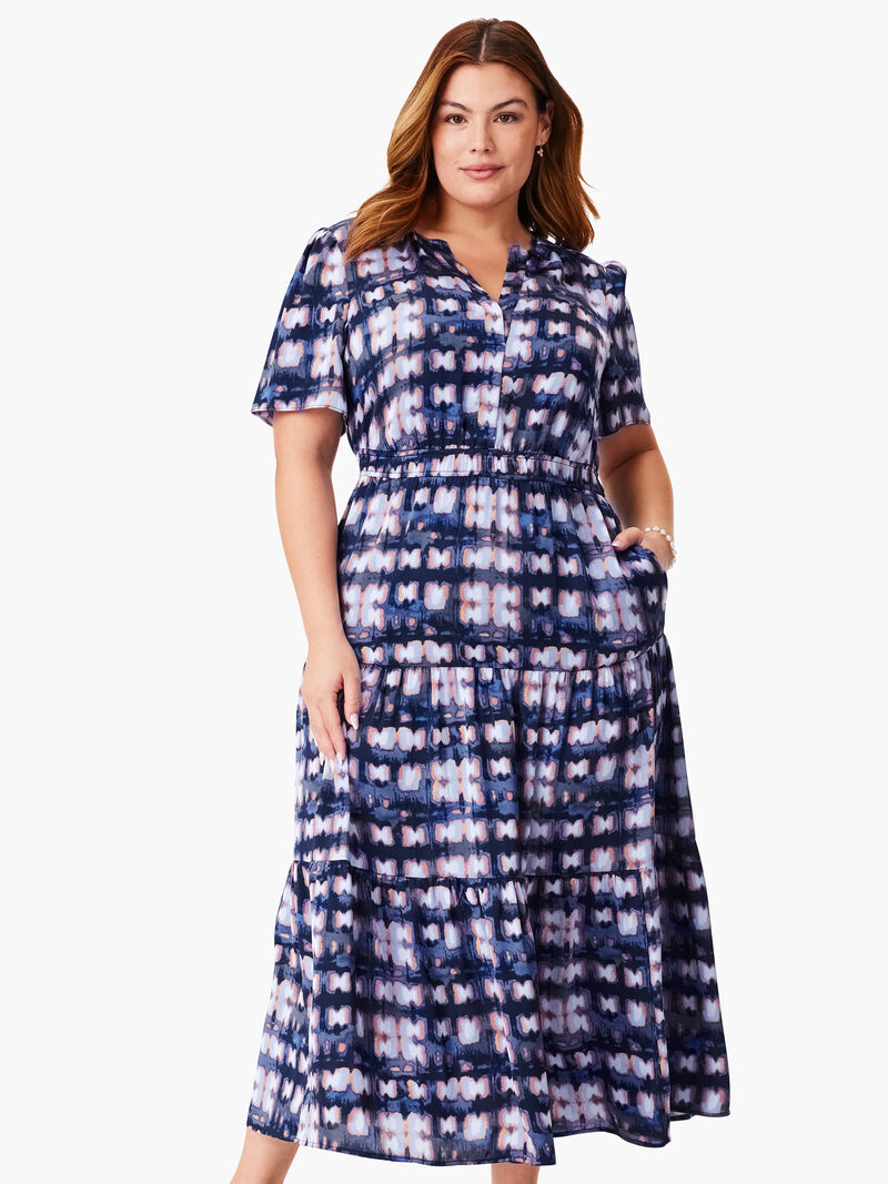 Woman Wears Shibori Glow Daydream Dress image number 3