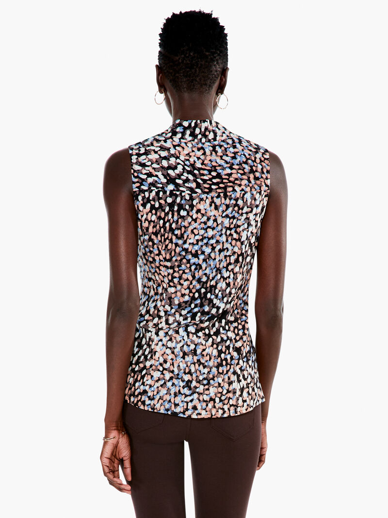 Woman Wears Mineral Mix Live In Tank image number 2