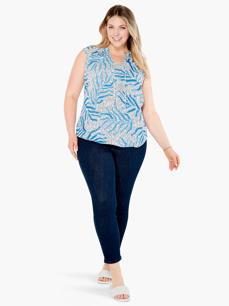 Woman Wears Palm Dot Tank image number 3