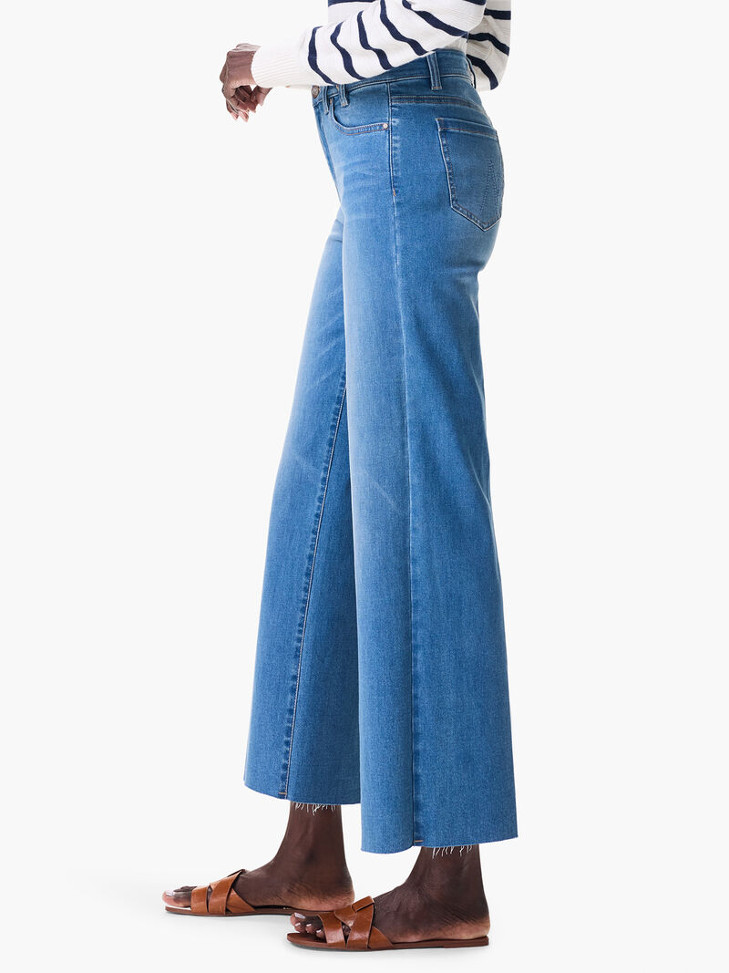 Woman Wears NZ Denim 28" Wide-Leg Weekend Jeans image number 3