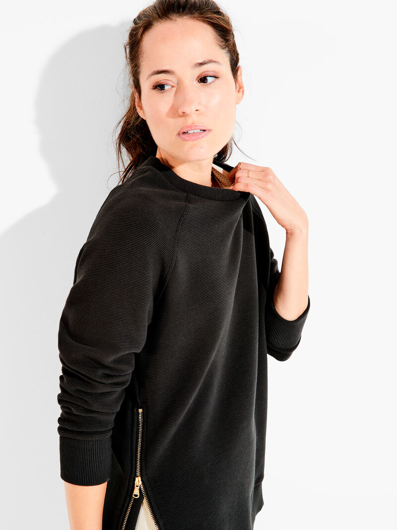 Woman Wears Varley - Manning Sweatshirt image number 4