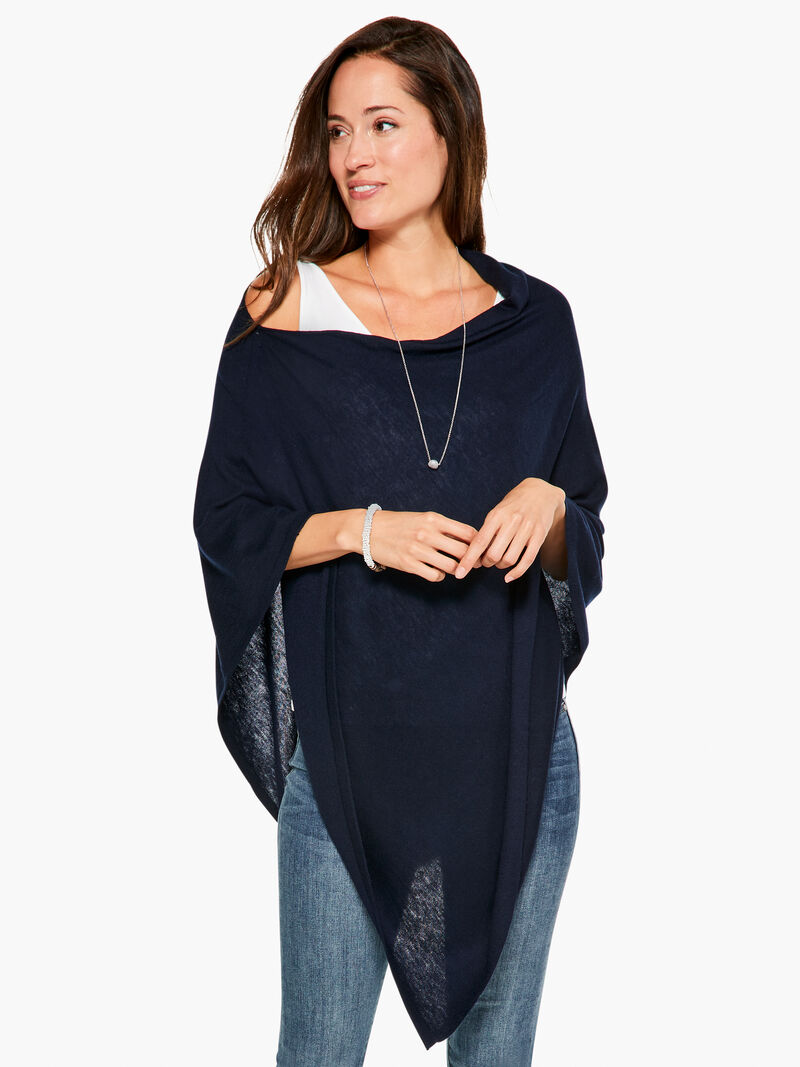 Woman Wears Echo Essentials Topper image number 0