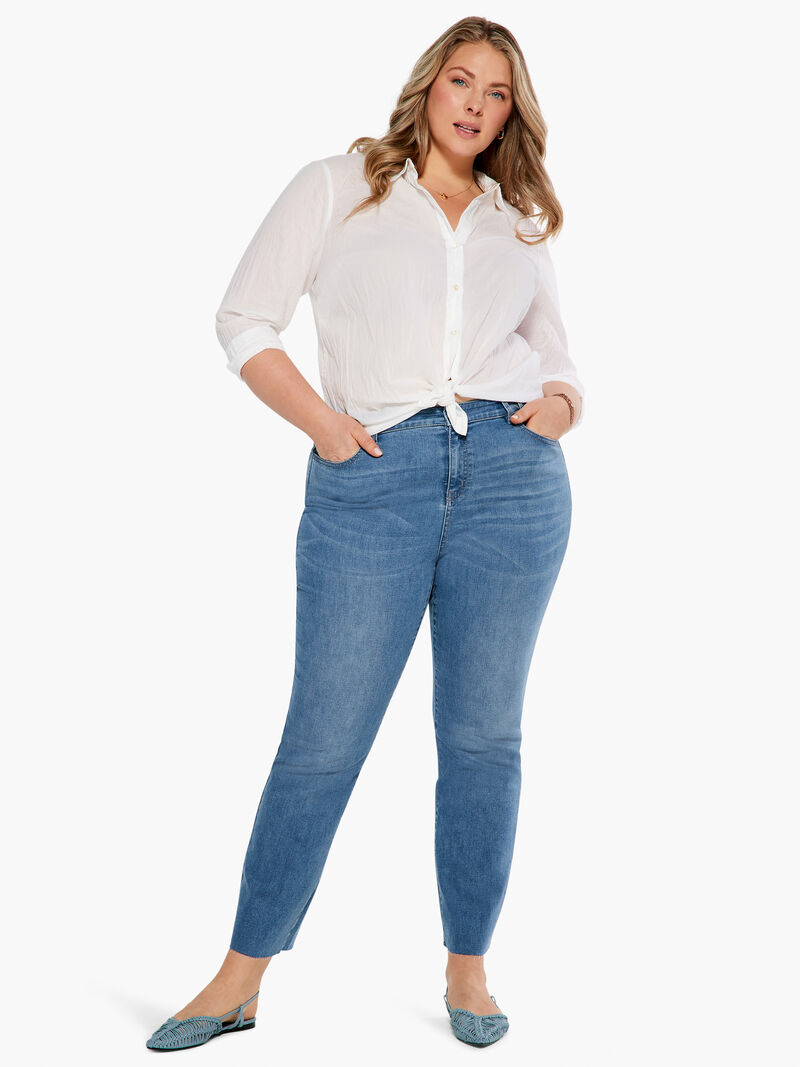 Woman Wears Crinkle Shirt image number 3