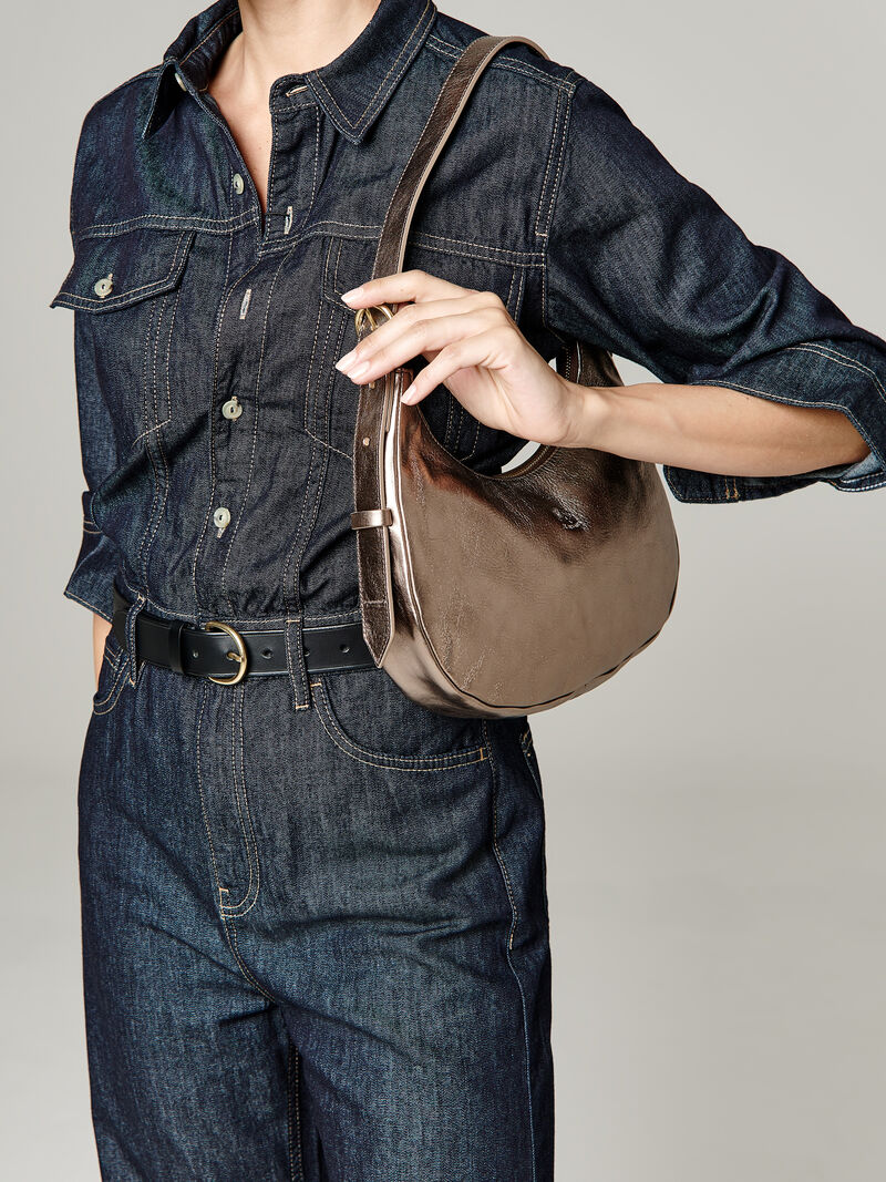 Woman Wears Il Bisonte - Small Shoulder Bag image number 5