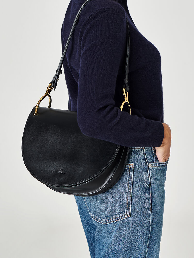 Woman Wears Il Bisonte - Crossbody Bag image number 4