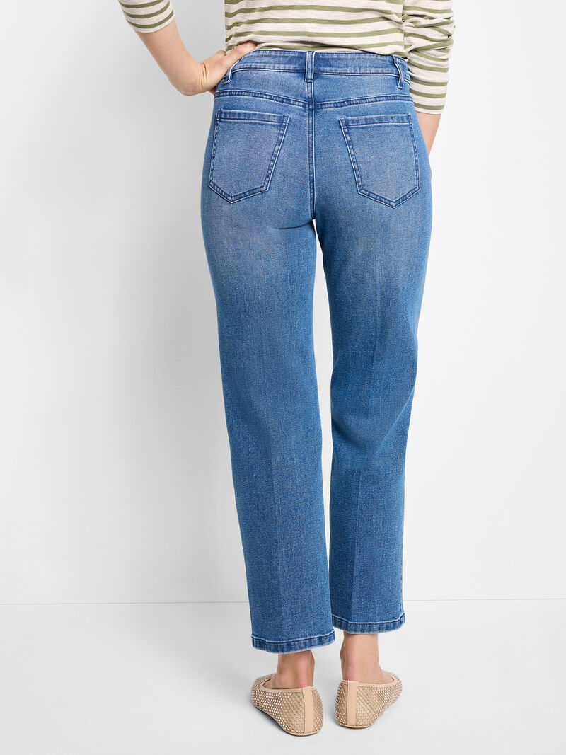 Woman Wears 28" Recess Straight Ankle Jeans image number 3