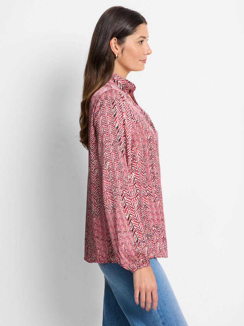 Woman Wears Herringbone Stamp Top image number 2