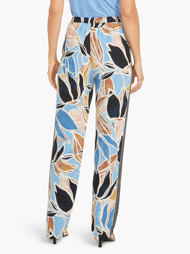 Woman Wears Sapphire Shades Wide-Leg Pant image number 3