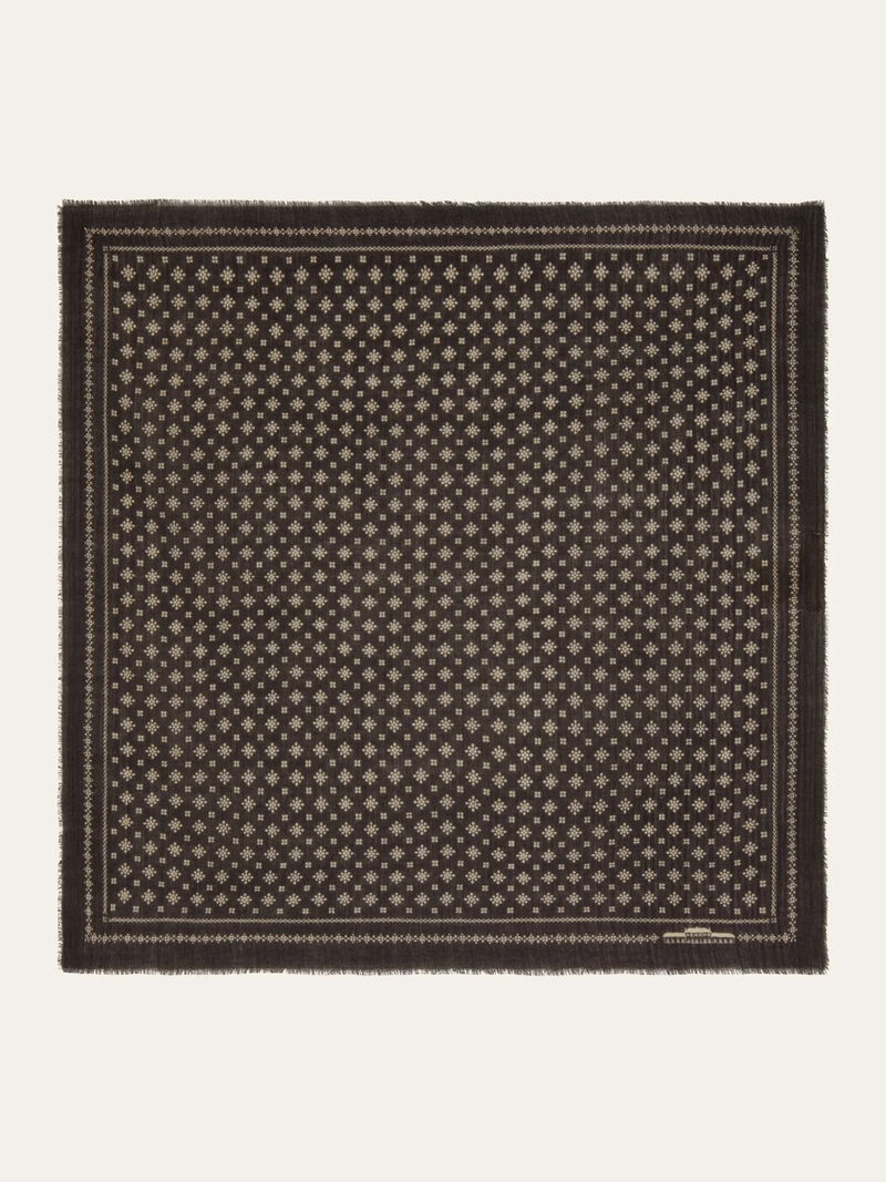 Woman Wears Moismont Foulard N°676 Scarf image number 2
