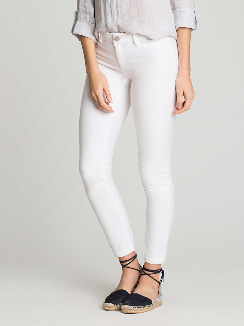 Woman Wears Knit Denim Pant image number 2
