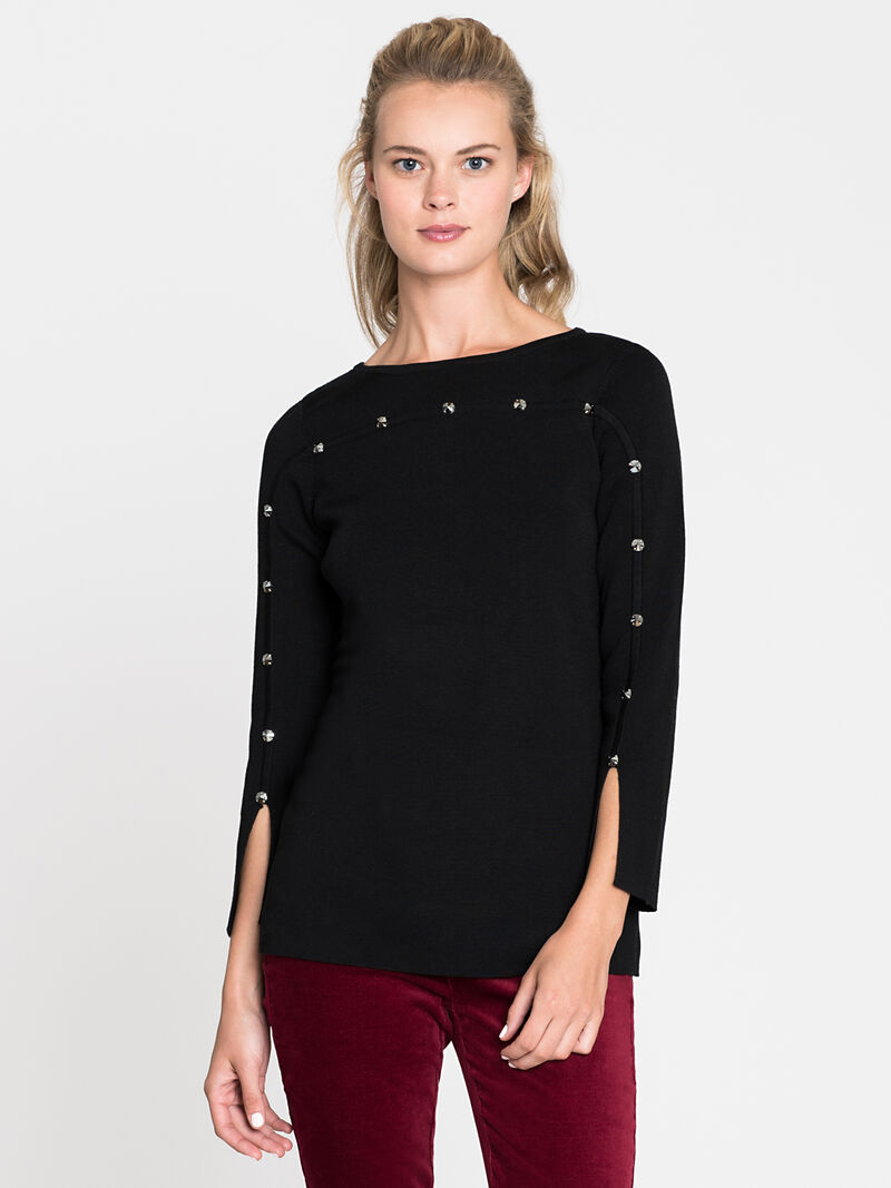 
                    Statement Stud Top