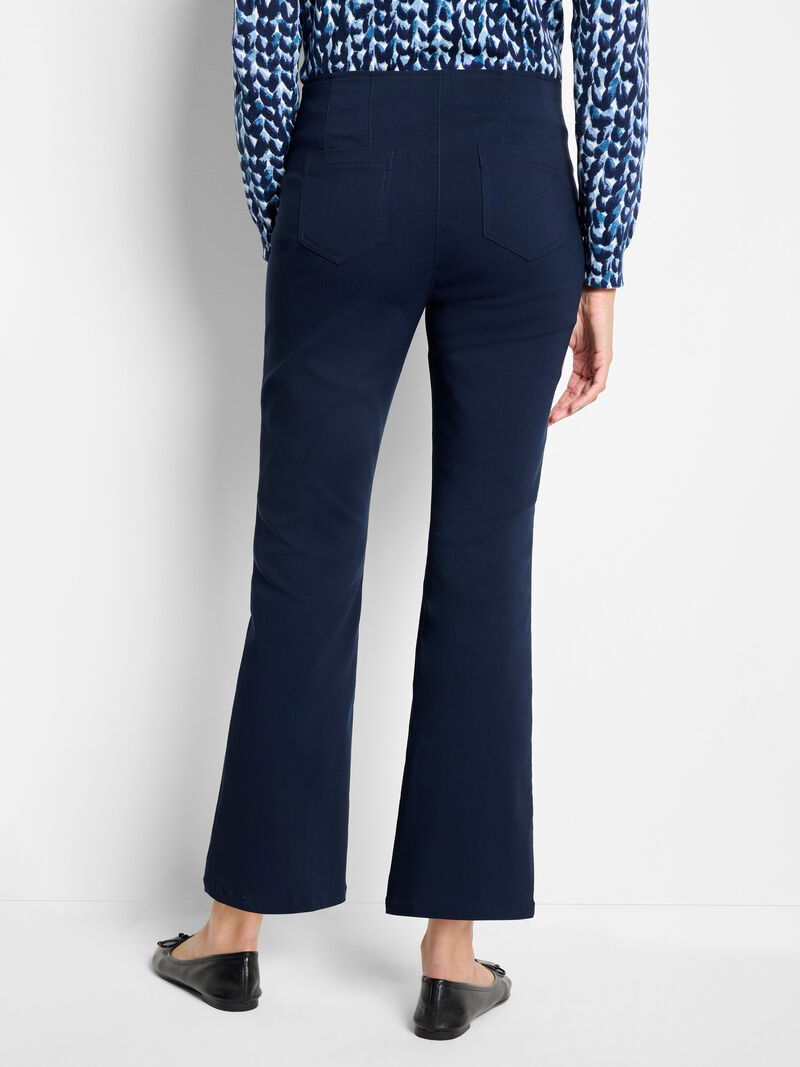 Woman Wears 28" Berkeley Boot Wonderstretch Pant image number 3