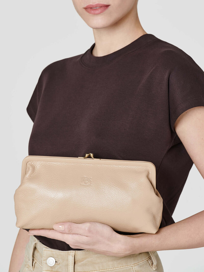 Woman Wears Il Bisonte -  Small Snap Close Clutch image number 2