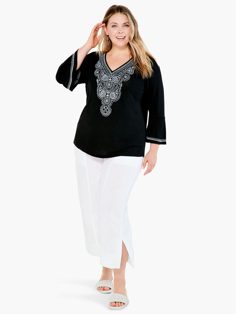 Woman Wears Summer Escape Top image number 3