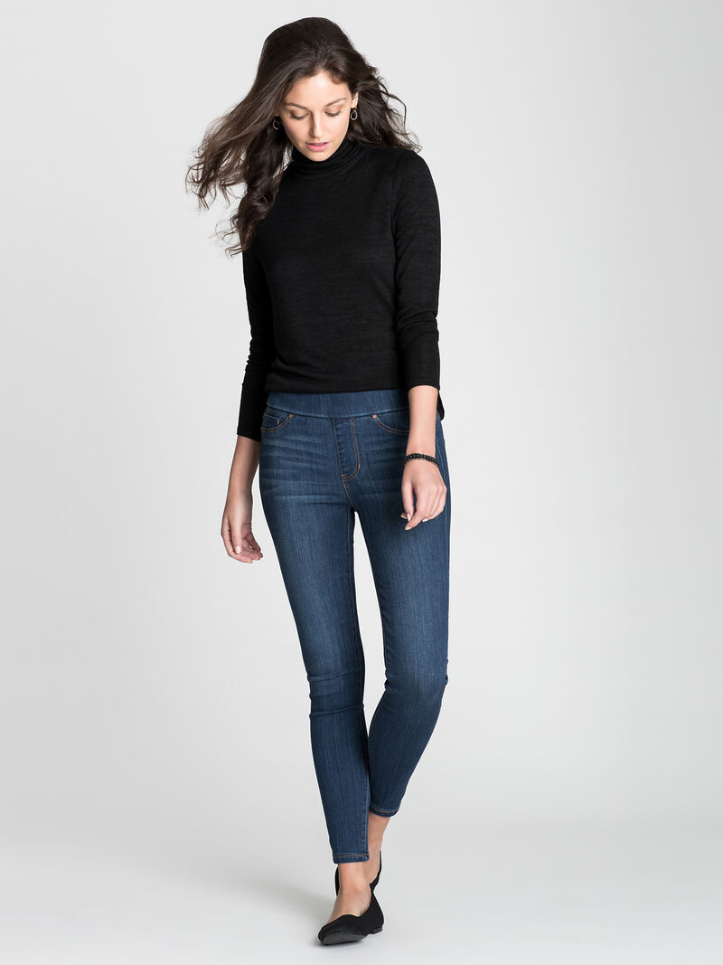 Woman Wears LIVERPOOL SIENNA PULL-ON ANKLE JEAN image number 0