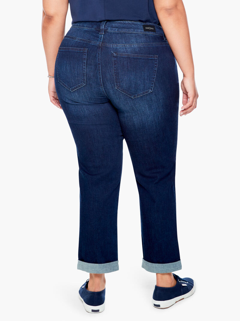Woman Wears Liverpool - Peyton Slim Boyfriend Jean image number 3