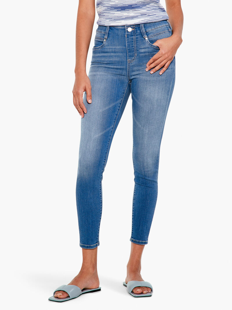 Woman Wears Liverpool Gia Glider Ankle Jean image number 0