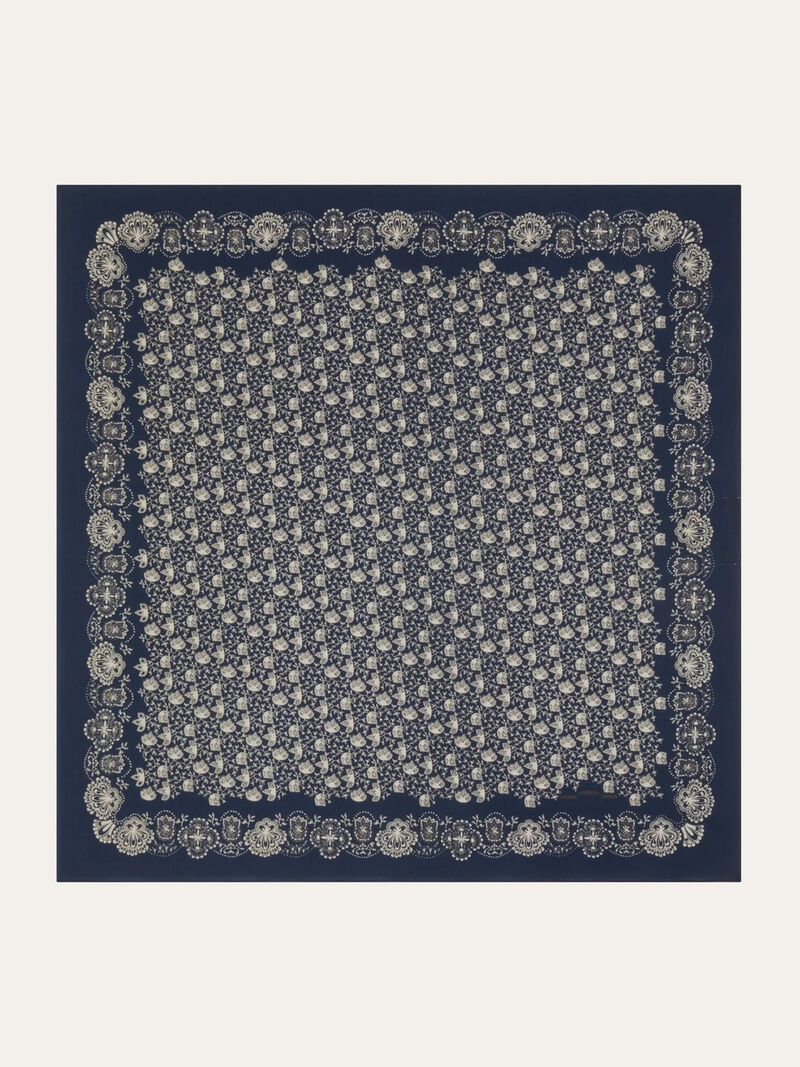 Woman Wears Moismont Foulard N°675 Scarf image number 2