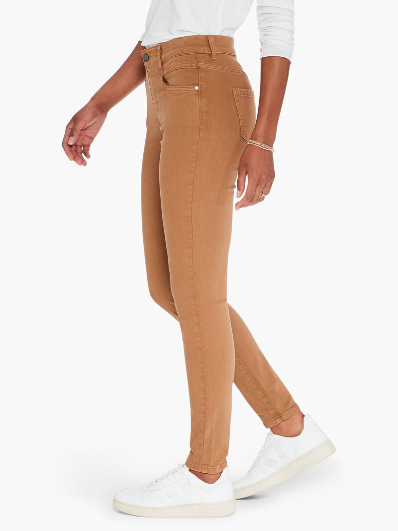 Woman Wears Liverpool - Gia Glider Tan Skinny Jean image number 1