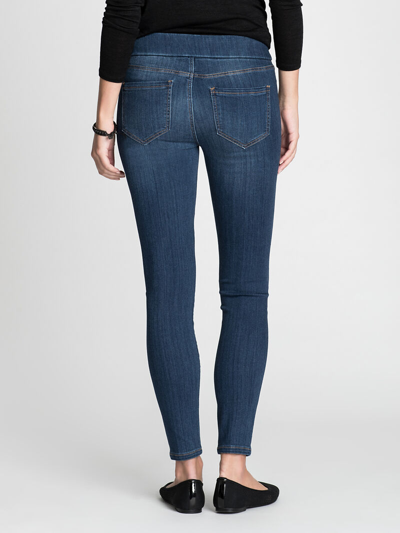 Woman Wears LIVERPOOL SIENNA PULL-ON ANKLE JEAN image number 3