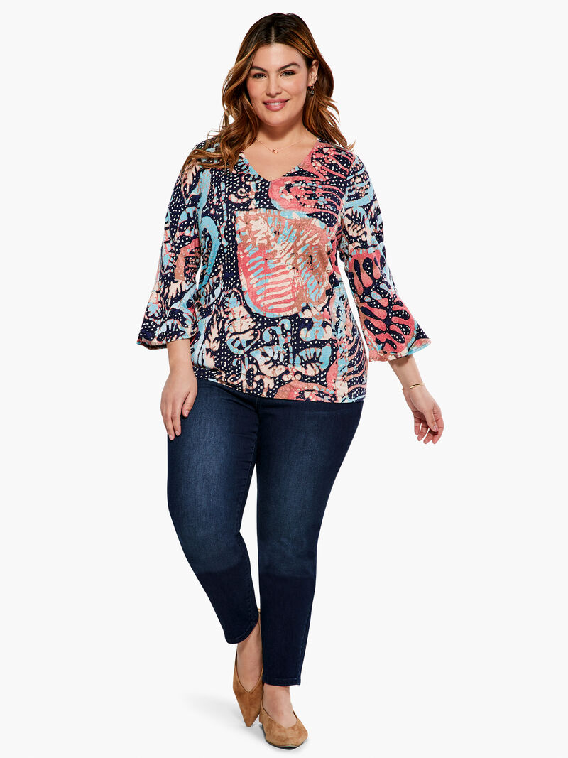 Woman Wears Batik Stamp Top image number 3