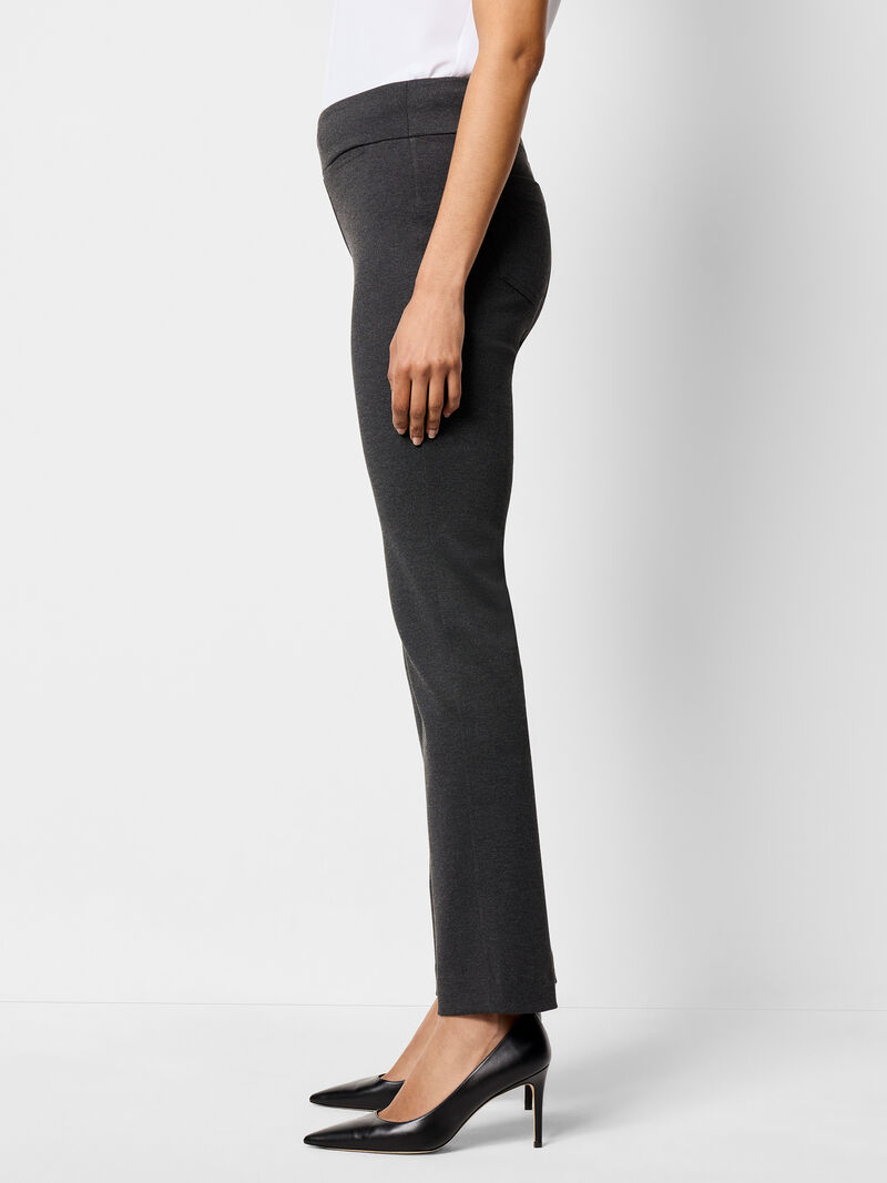 Woman Wears 29.5" Knit Pocket Pant image number 2
