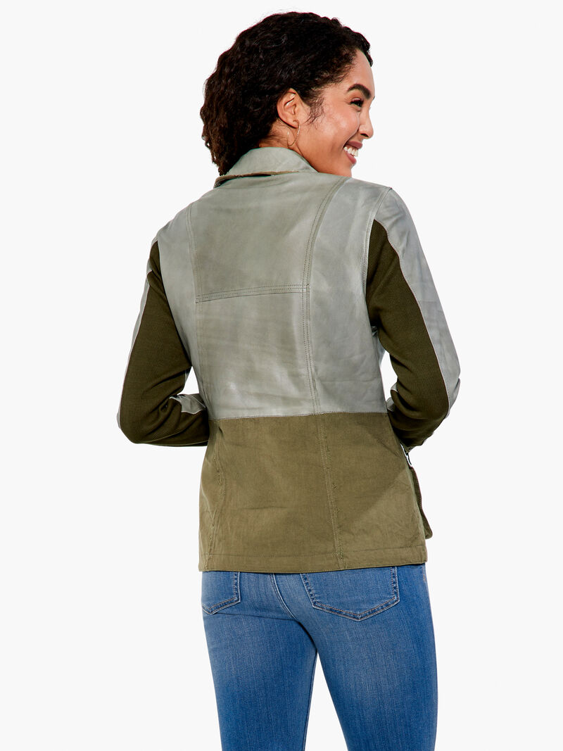 Woman Wears JKT Lindsay Patina Leather Jacket image number 2