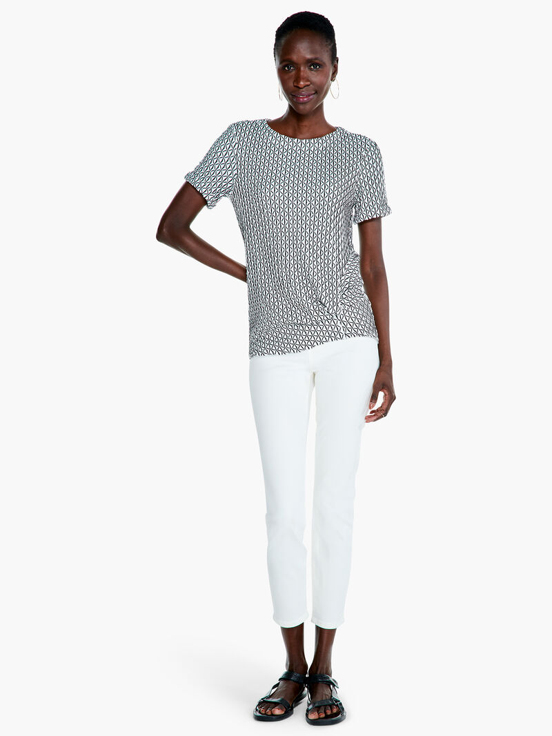 Woman Wears Moving Lines Top image number 3