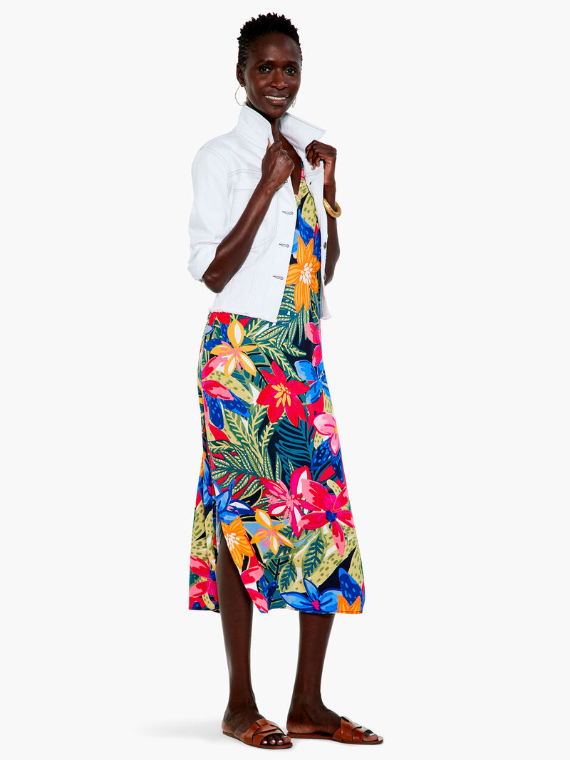 Woman Wears Lush Terrace Live In Dress image number 3