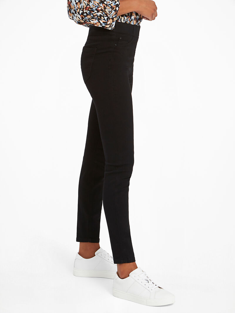 Woman Wears Liverpool Chloe Hi-Rise Ankly Skinny Jean image number 1