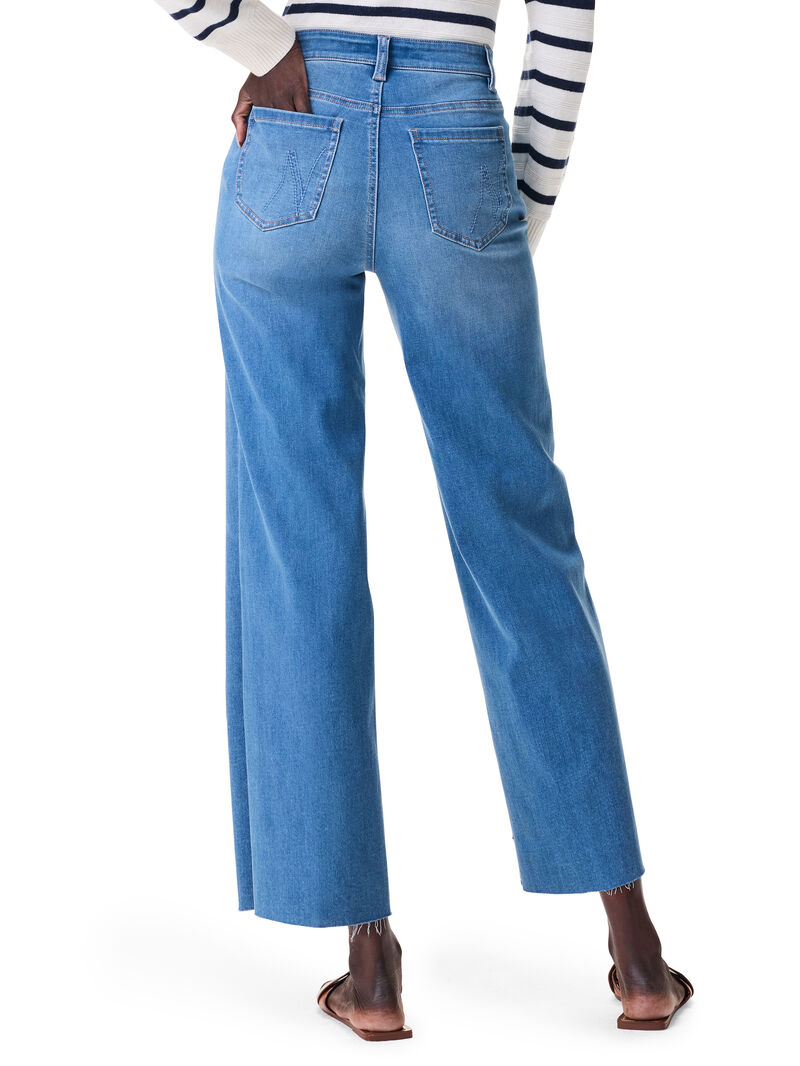 Woman Wears NZ Denim 28" Wide-Leg Weekend Jeans image number 4