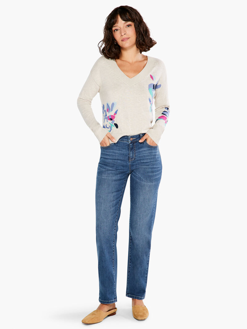 Woman Wears Blooming Short V Sweater image number 3