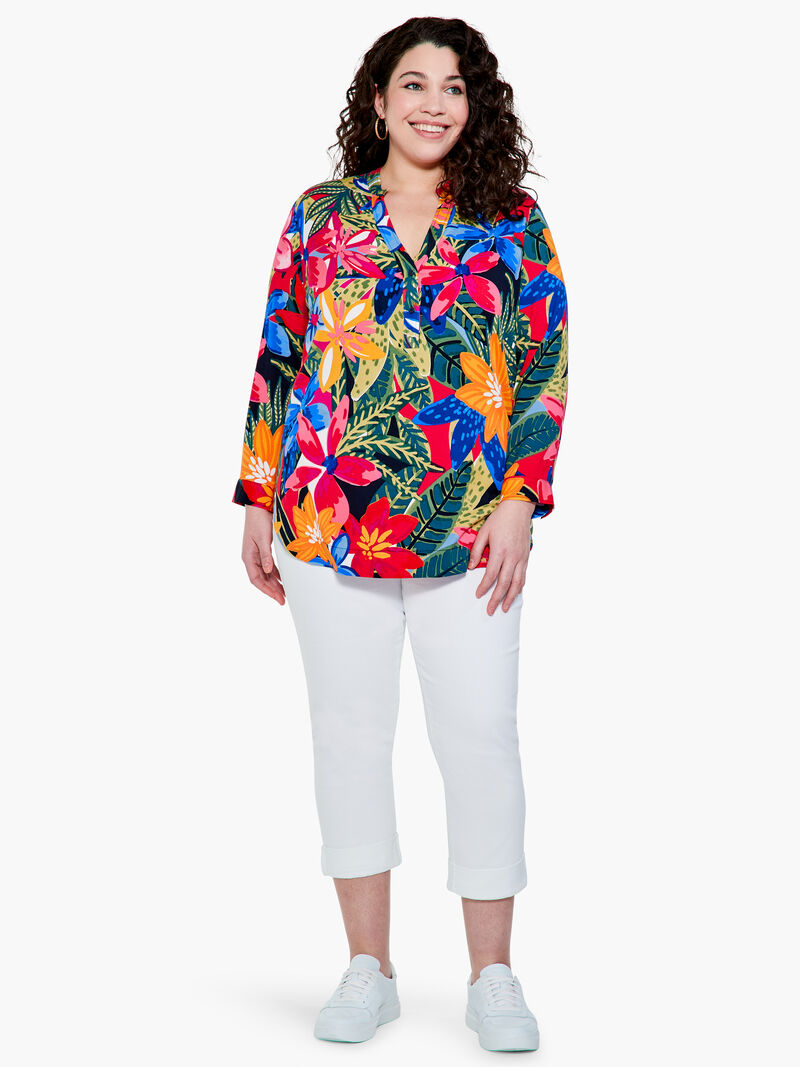 Woman Wears Lush Terrace Live In Top image number 3
