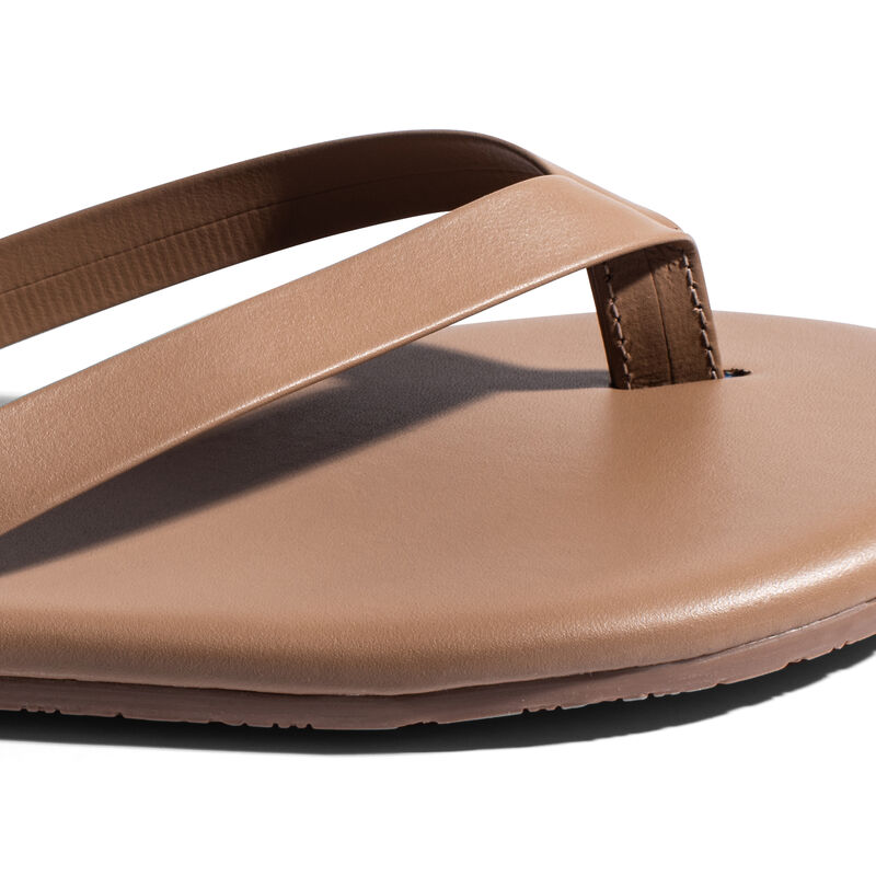 Woman Wears TKEES - The Boyfriend Flip Flop image number 2