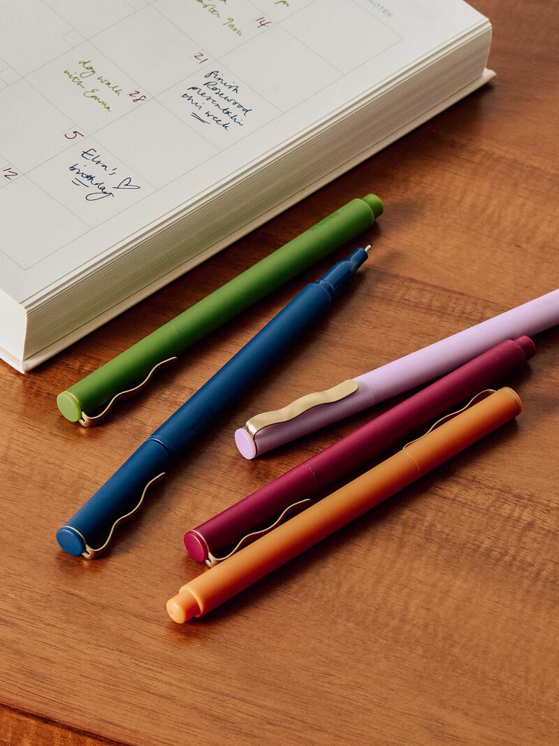 Woman Wears Papier - Quintet Liner Pens image number 4
